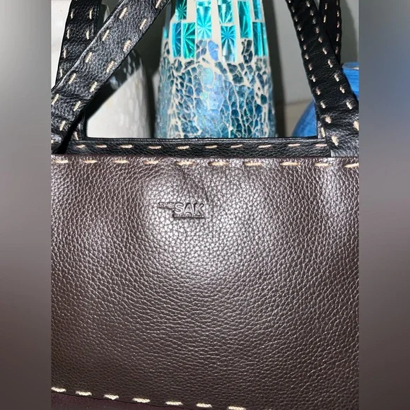 The Sak Elliott Lucca Elegant Black and Brown Leather Shoulder Bags - Picture 2 of 12